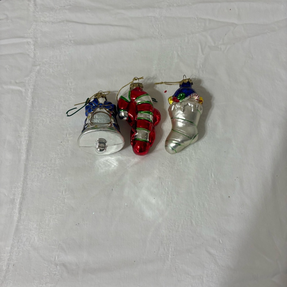 Christmas ornaments from the Thomas Pacconi Classics collection. - Picture 3 of 5